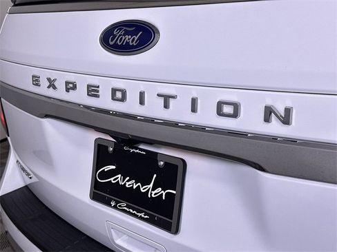 Used 2024 Ford Expedition Limited image 32