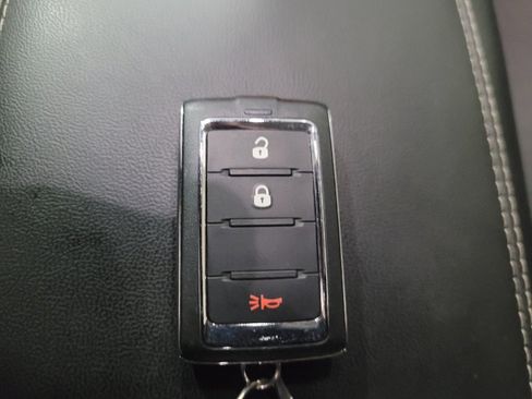 Used 2023 Jeep Grand Cherokee Laredo AWD/4WD image 32