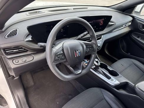 Used 2025 Buick Envista Preferred FWD image 17