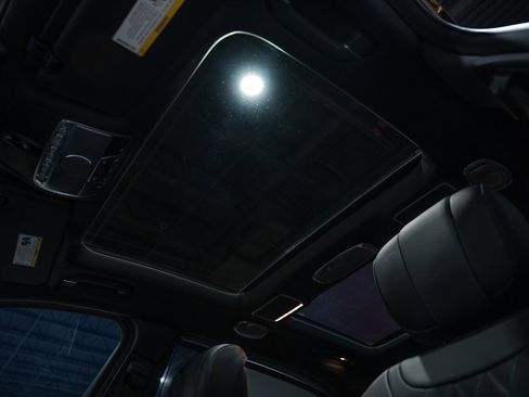 Used 2018 Mercedes-Benz Maybach S 560 4MATIC image 28