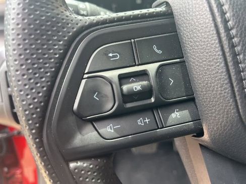 Used 2025 Toyota Tacoma SR5 AWD/4WD image 14