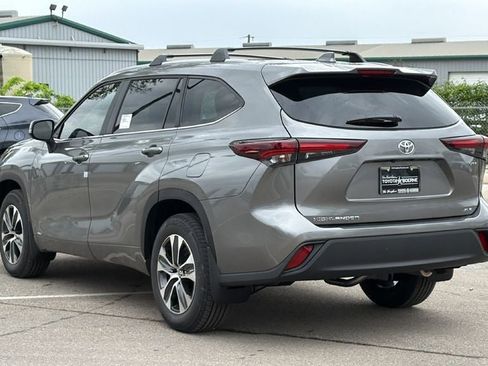 New 2026 Toyota Highlander XLE AWD/4WD image 9