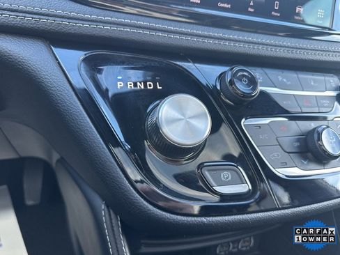 Used 2025 Chrysler Pacifica Limited image 72