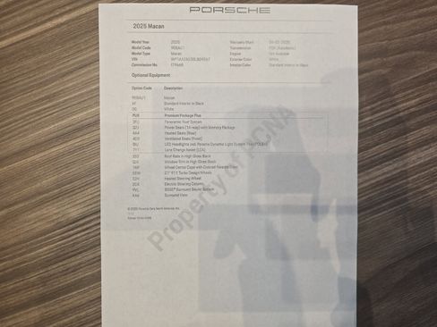 Certified 2025 Porsche Macan image 28