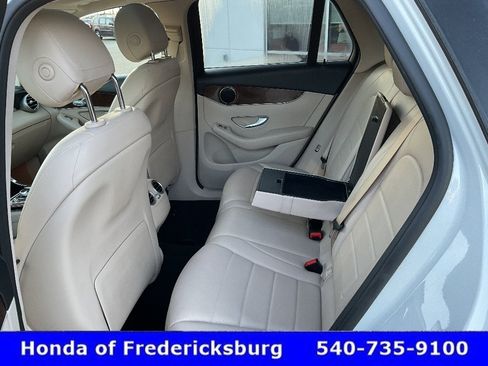 Used 2018 Mercedes-Benz GLC 300 4MATIC image 31