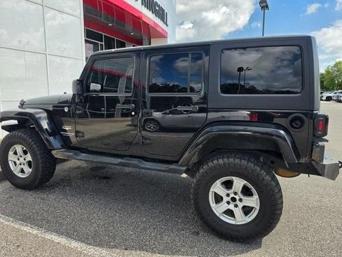 Used 2014 Jeep Wrangler Unlimited Sahara AWD/4WD image 4