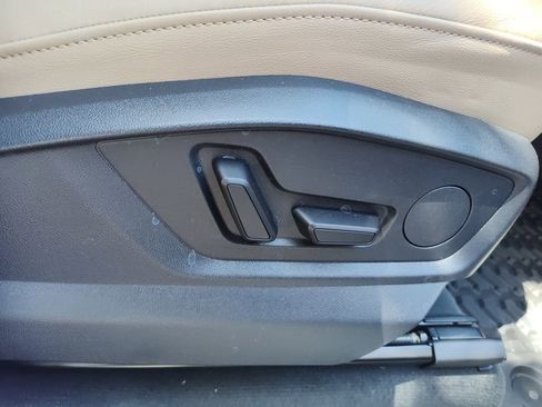 Certified 2025 Audi Q8 Premium w/ Convenience Package image 32