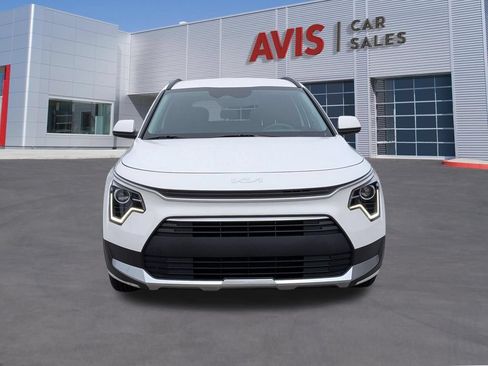 Used 2025 Kia Niro LX FWD image 2