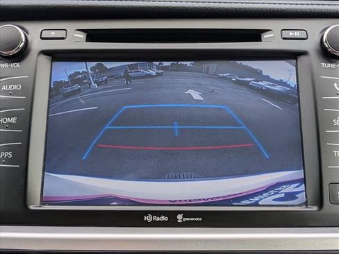 Used 2015 Toyota Highlander XLE FWD image 14