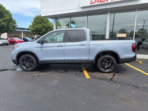Used 2025 Honda Ridgeline Black Edition image 2