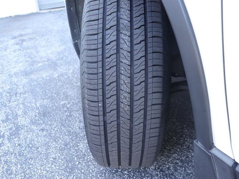 Used 2018 Nissan Rogue SV FWD image 34