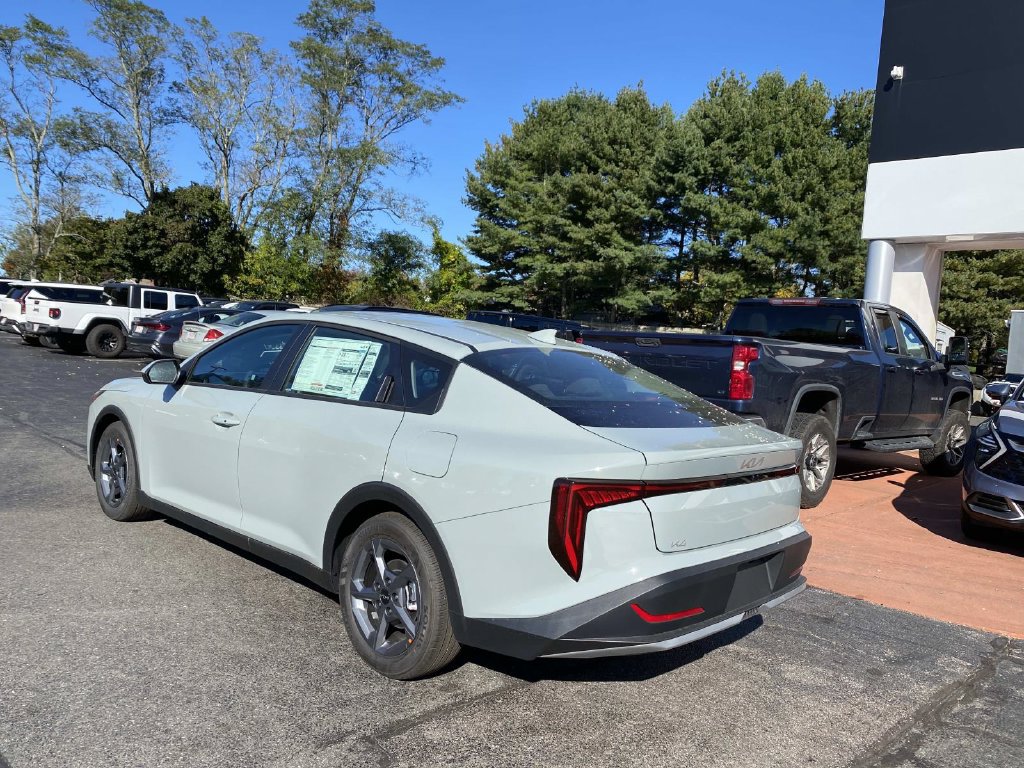 New 2026 Kia K4 FWD image 3