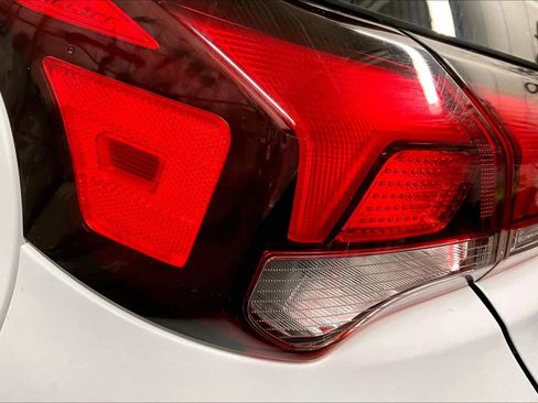 Used 2019 Hyundai Veloster 2.0 Premium image 26