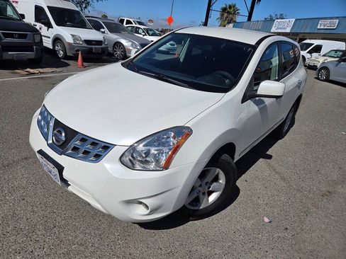 Used 2013 Nissan Rogue S w/ Special Edition Pkg FWD image 4