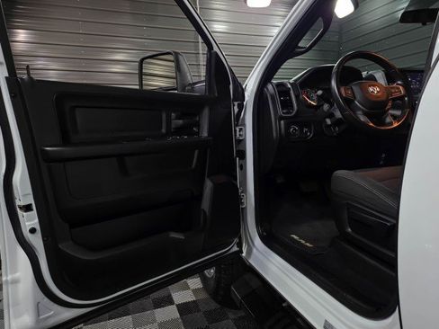 Used 2024 RAM 3500 Tradesman w/ Chrome Appearance Group image 31