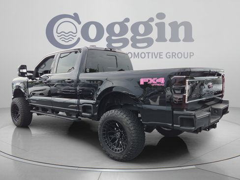 Used 2024 Ford F250 Lariat w/ Lariat Ultimate Package AWD/4WD image 3