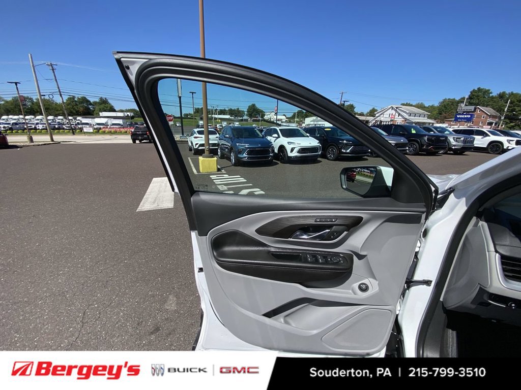 Used 2023 GMC Terrain SLT FWD image 26