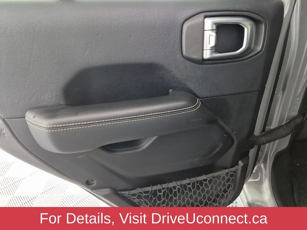 Used 2019 Jeep Wrangler Unlimited Sahara AWD/4WD image 29
