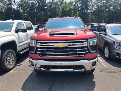 Used 2025 Chevrolet Silverado 2500 LTZ w/ LTZ Convenience Package AWD/4WD image 5