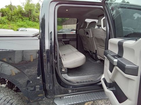 Used 2016 Ford F150 XLT w/ Trailer Tow Package AWD/4WD image 4