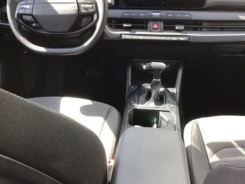 Used 2025 Kia K4 FWD image 6