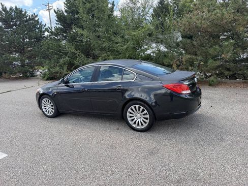 Used 2011 Buick Regal CXL w/ RL4 Preferred Equipment Group FWD image 2