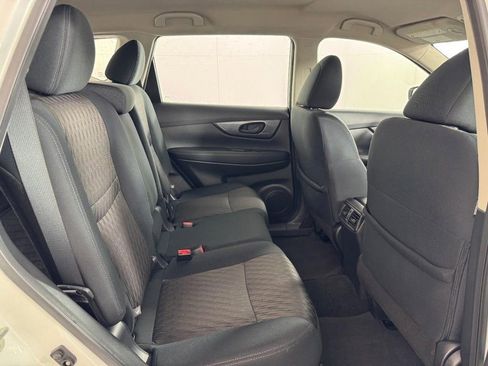 Used 2020 Nissan Rogue S image 11