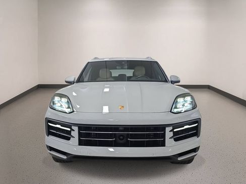 Certified 2026 Porsche Cayenne AWD/4WD image 9