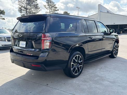 Certified 2024 Chevrolet Suburban RST image 8