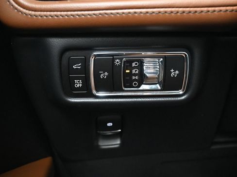 Used 2023 Lincoln Nautilus Reserve w/ Cargo Utility Package AWD/4WD image 24