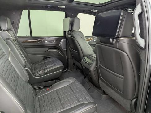 Used 2023 Cadillac Escalade Sport Platinum w/ LPO, ONYX Package AWD/4WD image 22