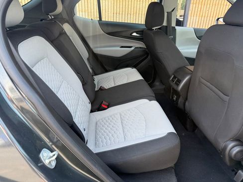 Used 2021 Chevrolet Equinox LS AWD/4WD image 16