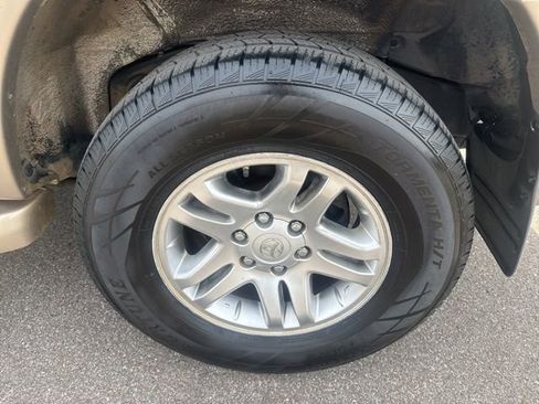 Used 2005 Toyota Sequoia SR5 RWD image 11