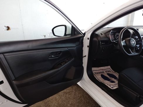 Used 2024 Nissan Sentra S FWD image 19