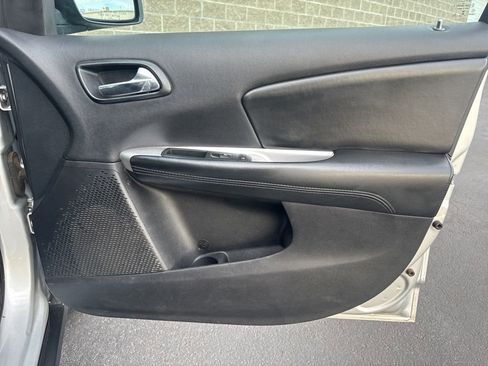 Used 2014 Dodge Journey SXT w/ Flexible Seating Group image 30