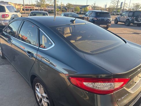 Used 2015 Ford Fusion SE w/ Equipment Group 202A image 21