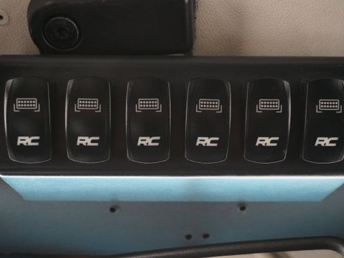 Used 2015 Jeep Wrangler Unlimited Sport w/ Connectivity Group image 14