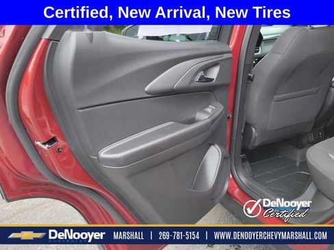 Used 2024 Chevrolet TrailBlazer LT w/ Convenience Package FWD image 21