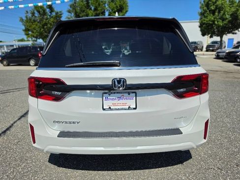 Used 2025 Honda Odyssey EX-L image 4
