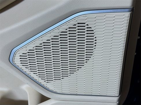 Used 2022 Jeep Grand Cherokee Limited image 16