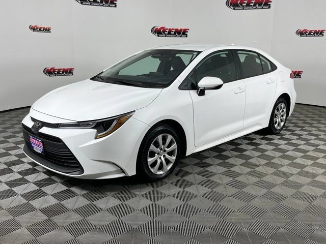 Used 2025 Toyota Corolla LE FWD image 5