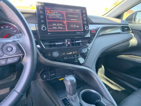 Used 2022 Toyota Camry XSE image 18