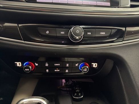 Used 2019 Buick Enclave Essence image 38