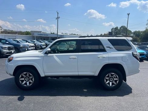 Used 2023 Toyota 4Runner TRD Off-Road Premium w/ Off Road Premium Plus Package AWD/4WD image 18