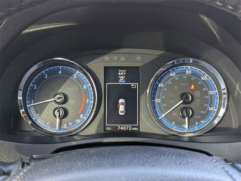 Used 2017 Toyota Corolla L image 12