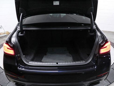 Used 2023 BMW 540i w/ M Sport Package image 26