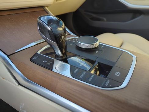 Used 2019 BMW 330i Sedan w/ Driving Assistance Package image 20