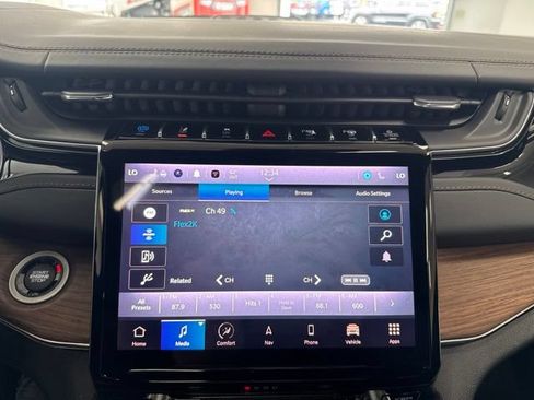 Used 2023 Jeep Grand Cherokee Summit w/ Luxury Tech Group V AWD/4WD image 45