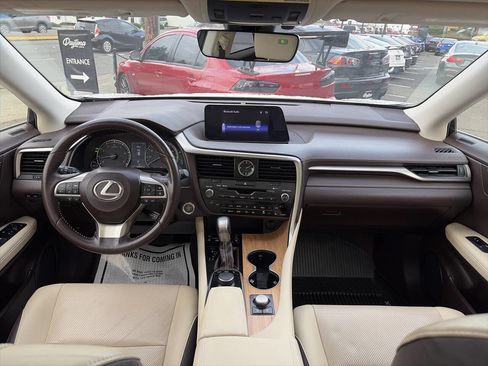 Used 2019 Lexus RX 350L Premium w/ Premium Package image 27