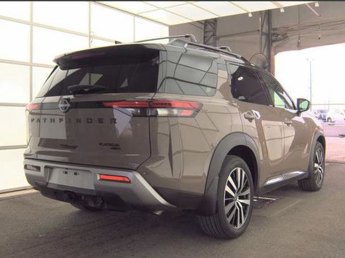 Used 2024 Nissan Pathfinder Platinum AWD/4WD image 2